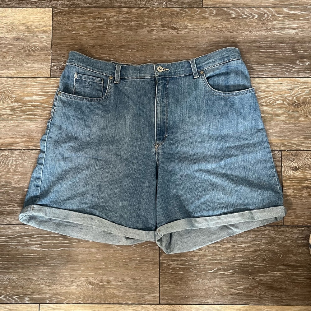 Gloria Vanderbilt Classic Blue Jean Shorts